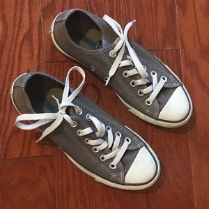 Gray Converse Chuck Taylor All Stars